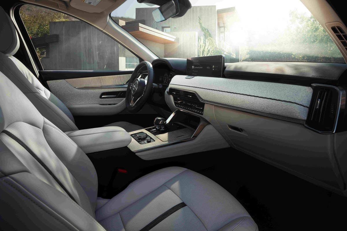 Mẫu SUV Flagship CX-90 2.5 PHEV cao cấp mới